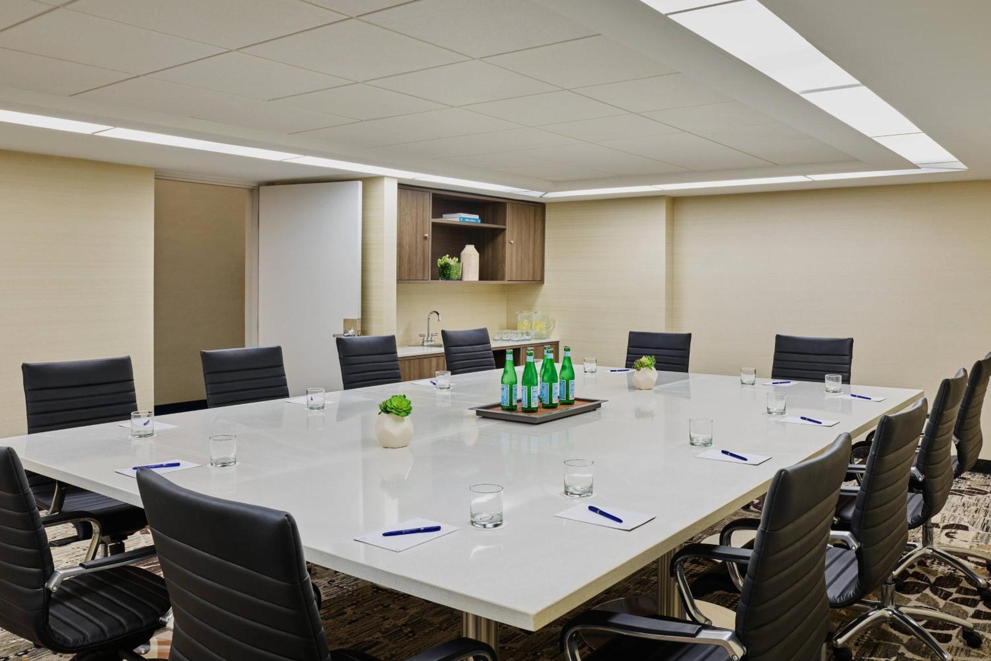 Delta Hotels By Marriott Chicago Willowbrook Ngoại thất bức ảnh